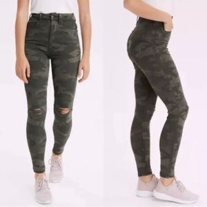 American Eagle | Next Level Stretch Curvy Super Hi-Rise Jegging Camo Distressed